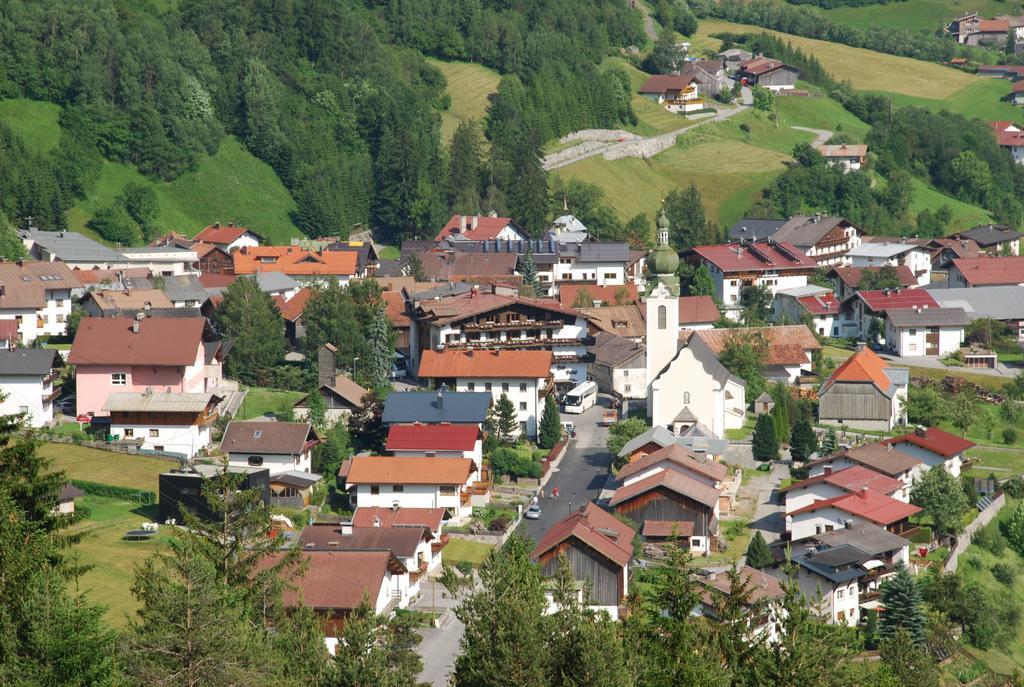 Haus Schimpfoessl Apartman Flirsch Kültér fotó
