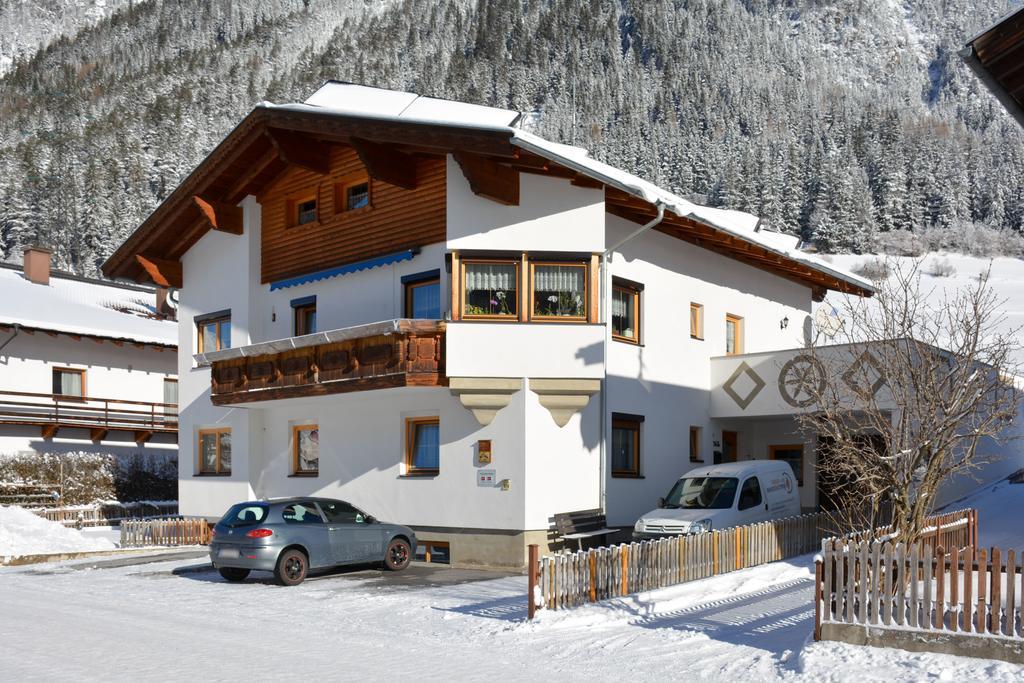 Haus Schimpfoessl Apartman Flirsch Kültér fotó