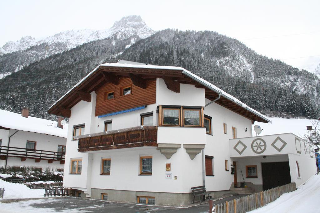 Haus Schimpfoessl Apartman Flirsch Kültér fotó